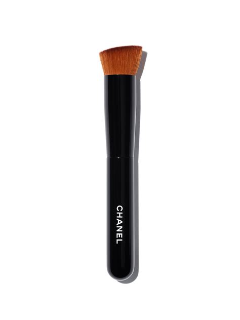 les pinceaux foundation brush